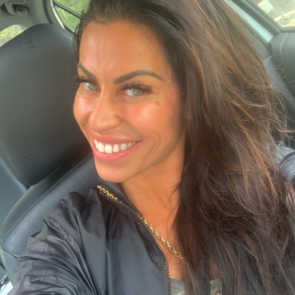 Meet your Posher, Jacqueline - Picture 1 of 1